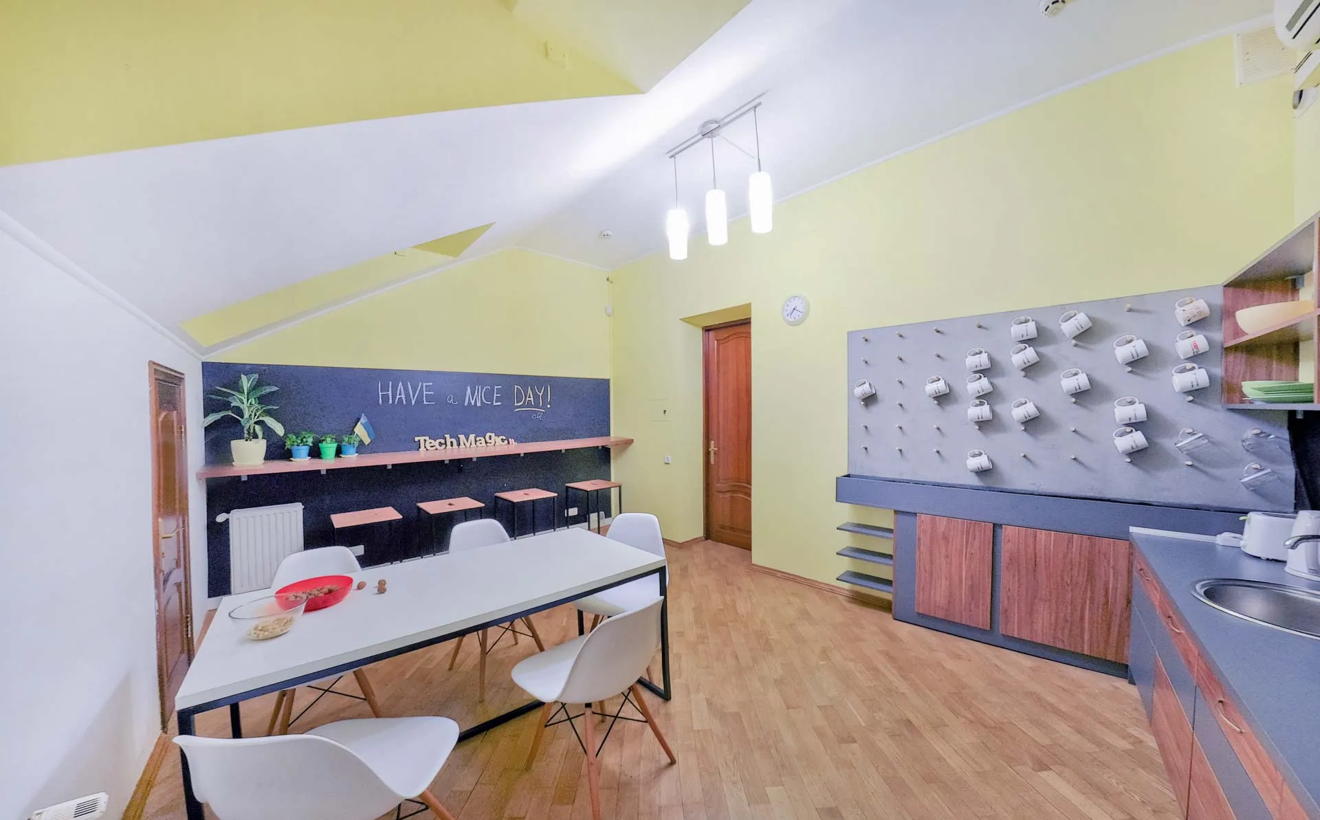 Interior Tech Magic Photos